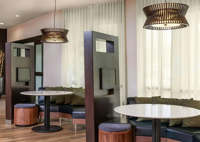 Courtyard By Marriott Oneonta Hotel