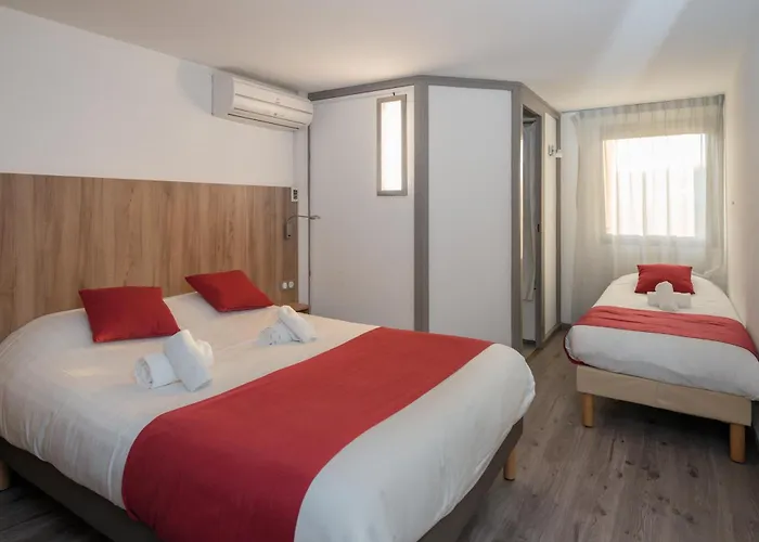 Brit Hotel Plaisance A9/A61