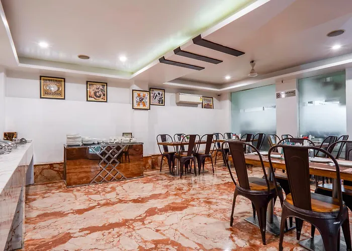 Hotel Le Roi Near New Delhi Railway Station