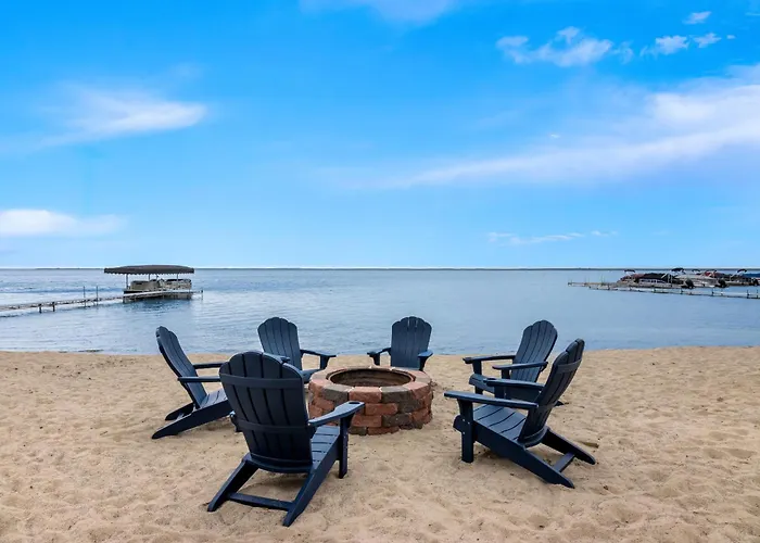 Beachfront Hotel Houghton Lake