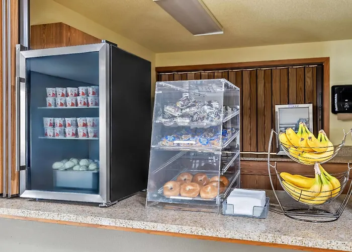 Super 8 By Wyndham La Crosse