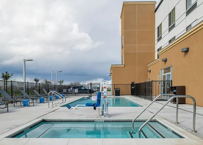 Fairfield By Marriott Inn & Suites Winters Davis