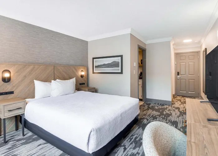 Sandman Hotel & Suites Kelowna