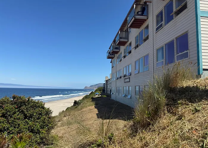 Seahorse Oceanfront Lodge