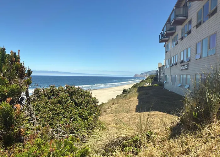 Seahorse Oceanfront Lodge
