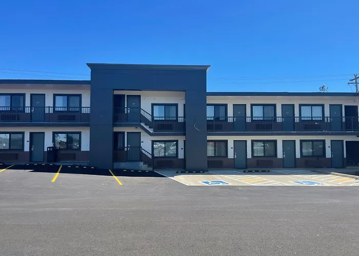 Seven Seas Inn & Suites
