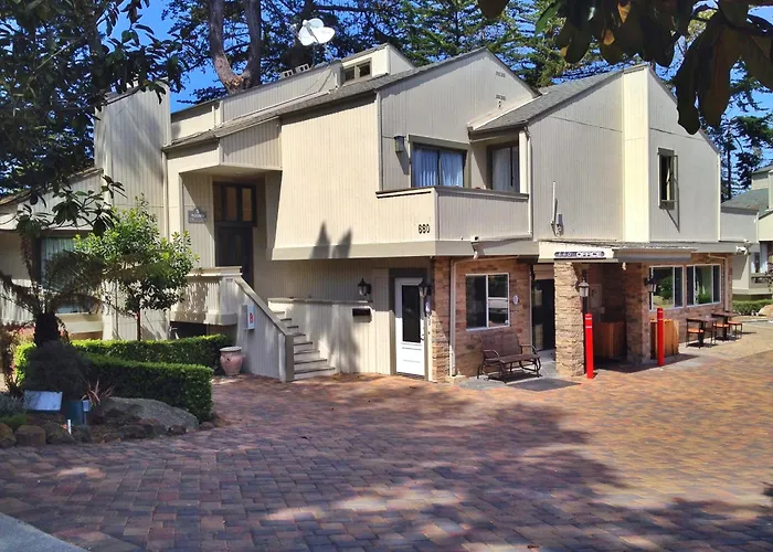 Best Western The Inn & Suites Pacific Grove