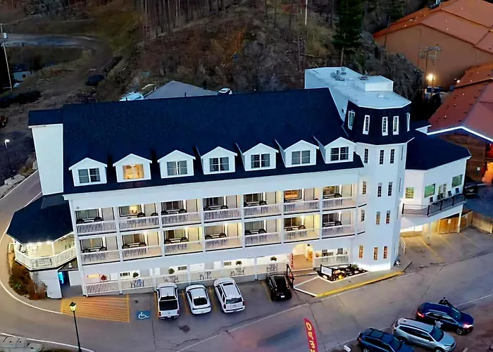 Roosevelt Inn Mount Rushmore
