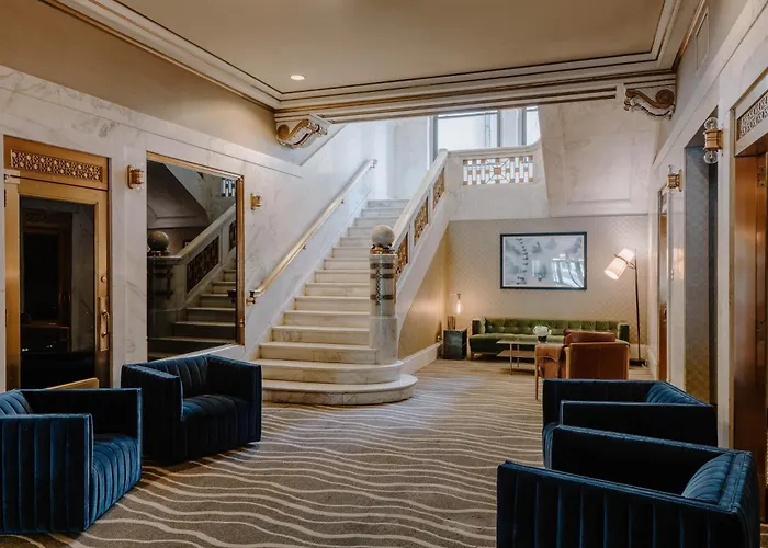 River Hotel