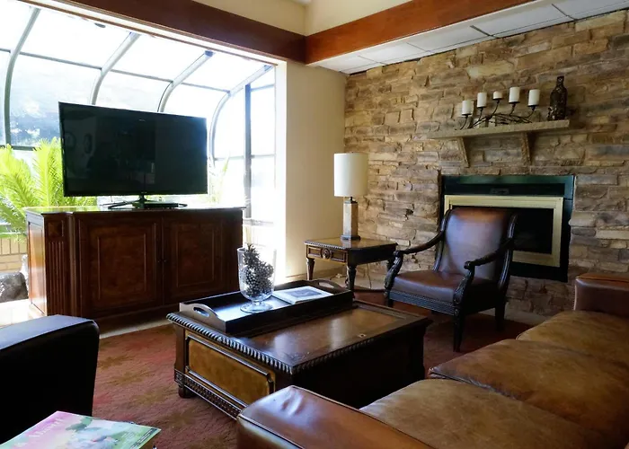 Best Western Plus Forest Park Inn