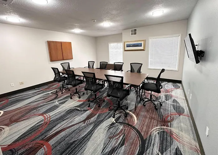 Mainstay Suites Madison Airport