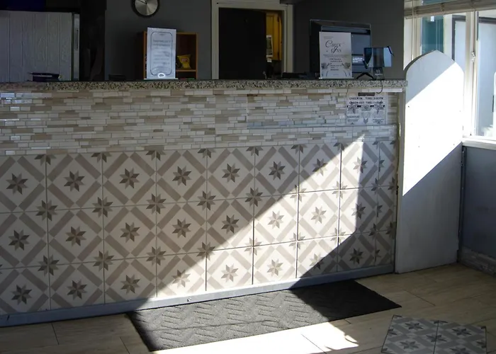 Nampa Inn & Suites