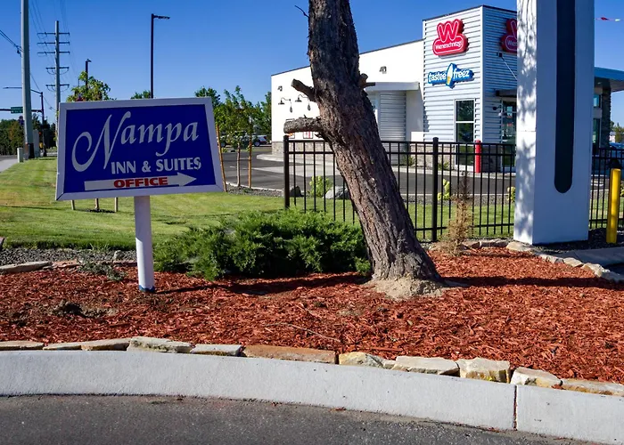 Nampa Inn & Suites