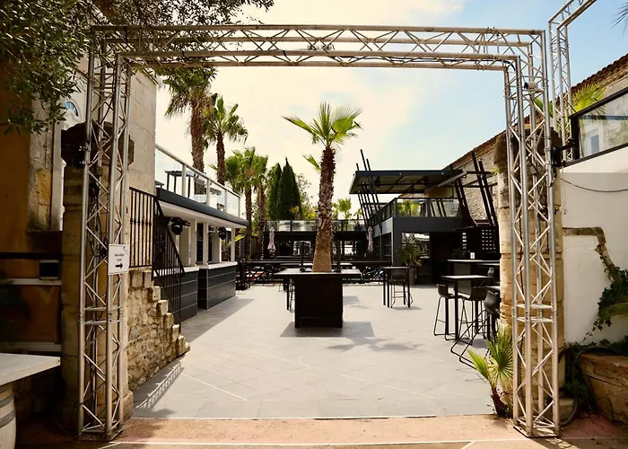 Chambre d'hote,Fitness&Billard Gratuit&SPA Mas la Farelle Nîmes
