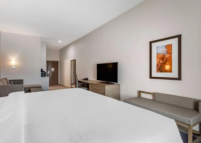 Comfort Suites Scottsdale Talking Stick Entertainment District