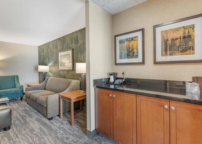 Denver Hotels With Jacuzzi in Room