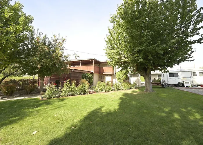 Maple Leaf Motel & Rv Park Resort