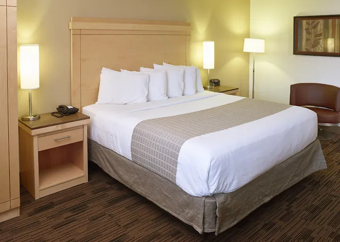 Livinn Hotel Minneapolis South / Burnsville