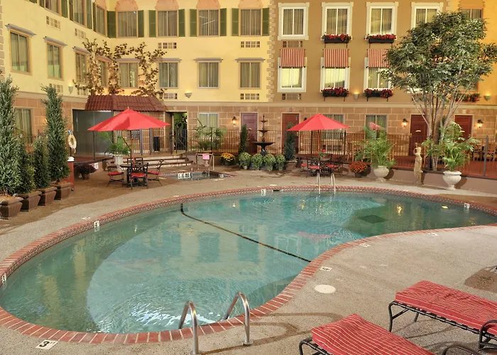 Best Western Plus White Bear Country Inn