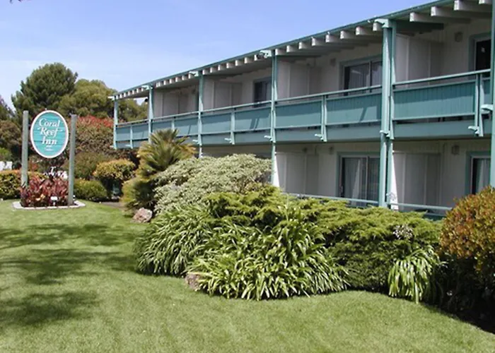 Coral Reef Inn & Condo Suites