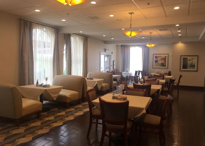 Wyndham Garden Grand Rapids Airport Hotel Cascade