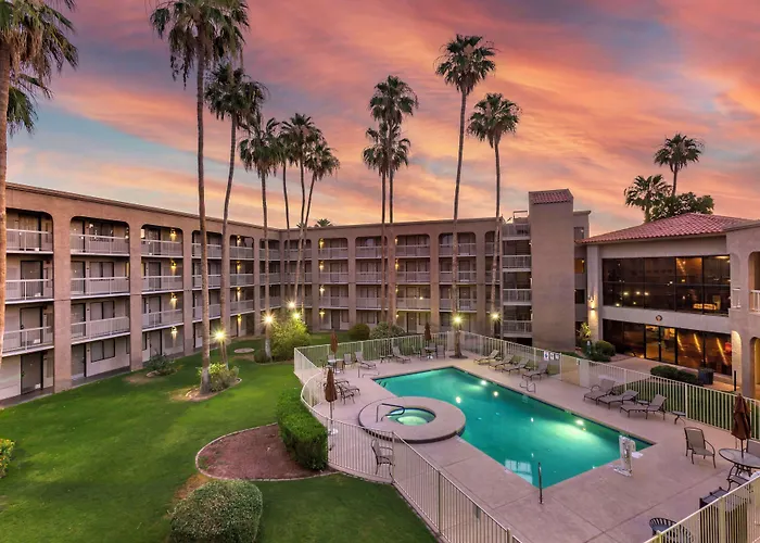 Best Western Plus Scottsdale Thunderbird Suites