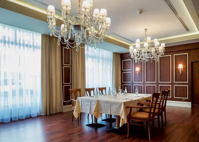Hotel Century