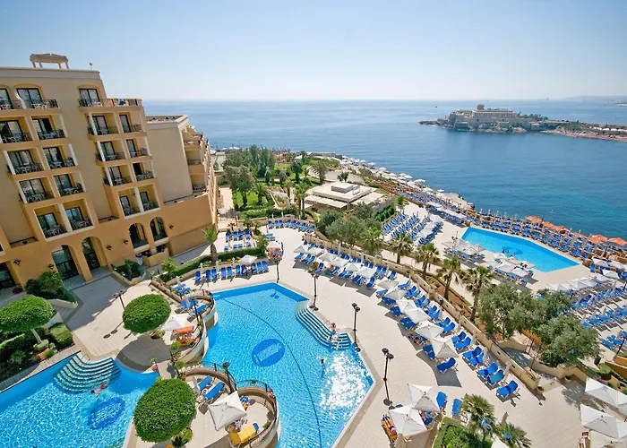 Hotel Corinthia St George'S Bay à San Ġiljan