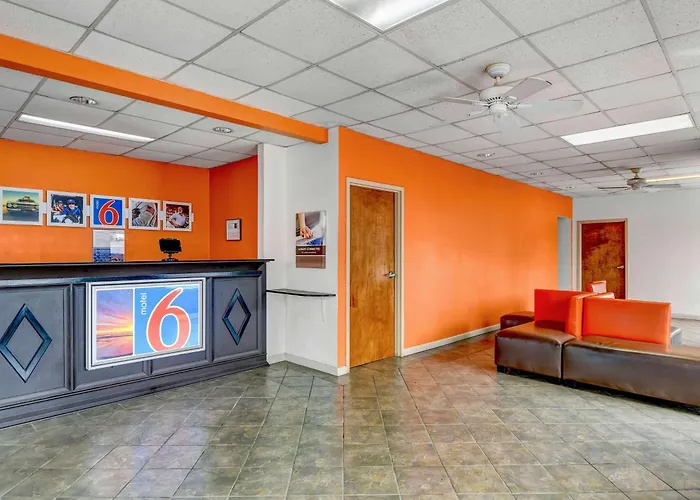 Motel 6-Calhoun, Ga