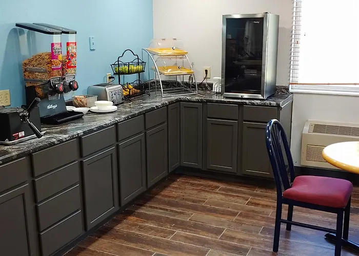 Days Inn By Wyndham West-Eau Claire