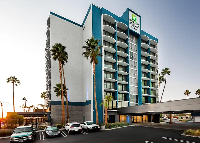 Holiday Inn Express & Suites Santa Ana - Orange County By Ihg