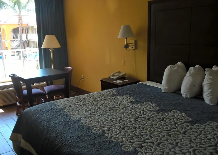 Days Inn & Suites By Wyndham Port Richey