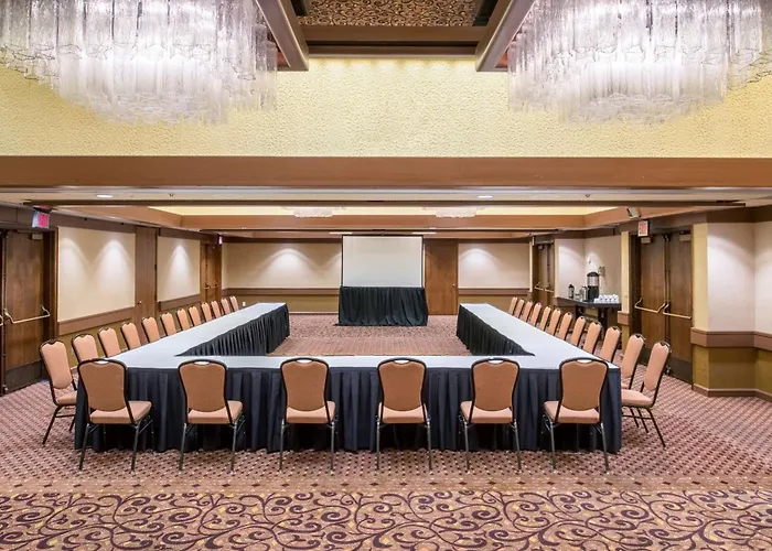 Red Lion Hotel Pasco Airport & Conference Center