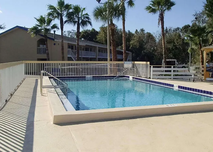 Rodeway Leesburg Chain Of Lakes