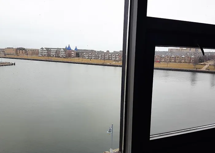 Wyndham Garden Kenosha Harborside