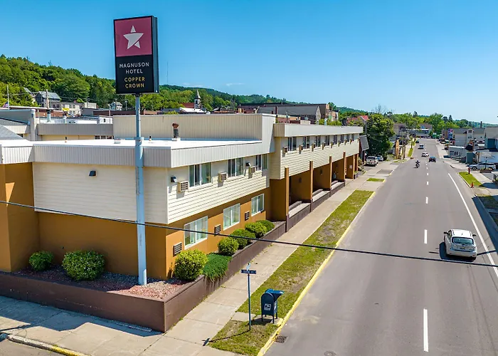 Magnuson Copper Crown Motel Hancock