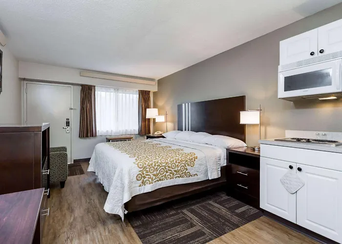 Days Inn By Wyndham Harrisburg North