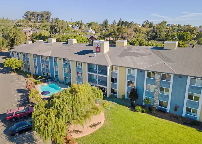 Best Western Plus Heritage Inn