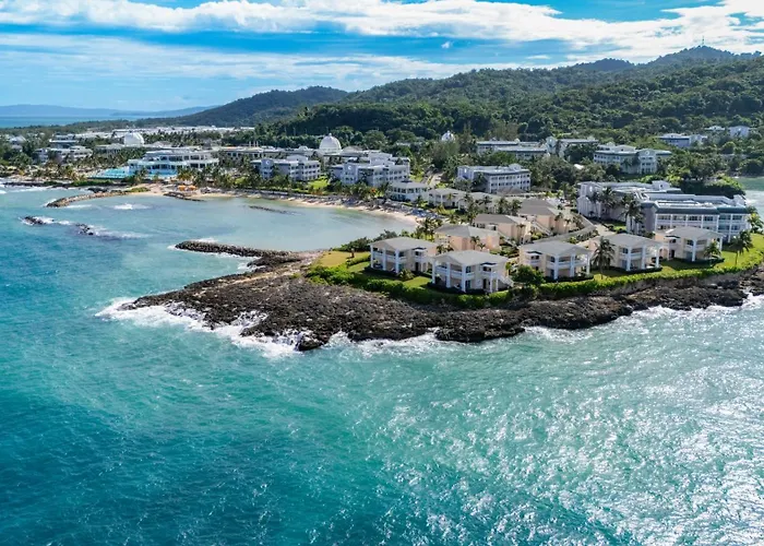 Grand Palladium Lady Hamilton Resort & Spa