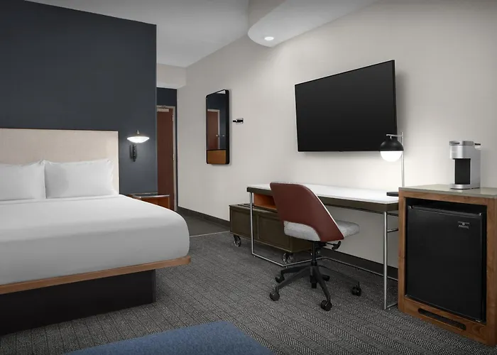 Courtyard By Marriott Pensacola Downtown Hotel