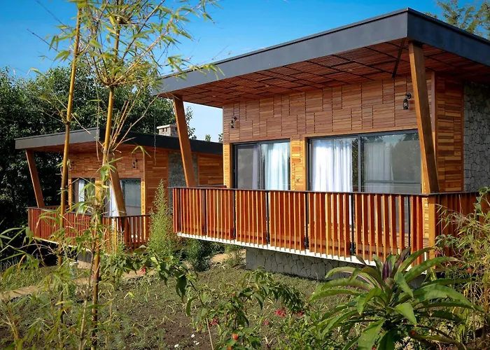 Ingagi Park View Lodge