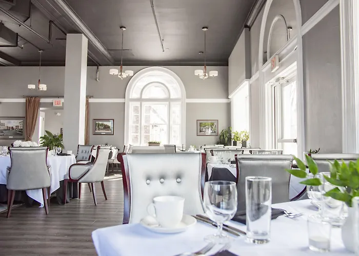 The Queensbury Hotel Glens Falls