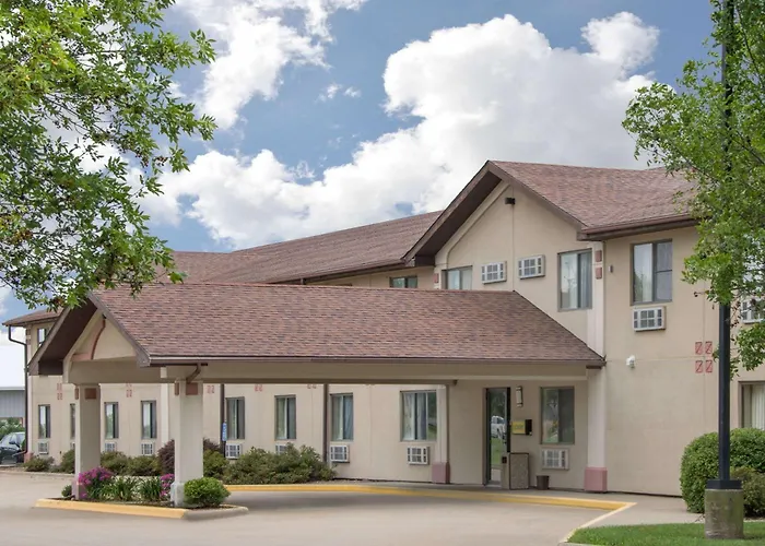 Super 8 By Wyndham Knoxville