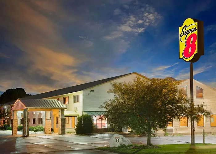 Super 8 By Wyndham Iowa Falls