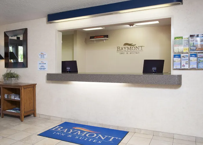 Baymont By Wyndham Mt. Pleasant Hotel Mount Pleasant