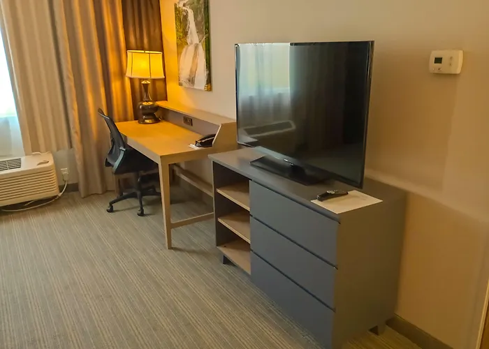 Portland Hotels With Jacuzzi in Room