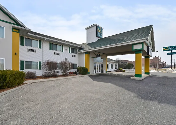 Quality Inn & Suites Stoughton - Madison South