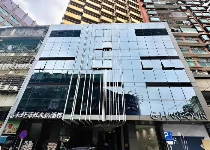 Grand Harbour Hotel