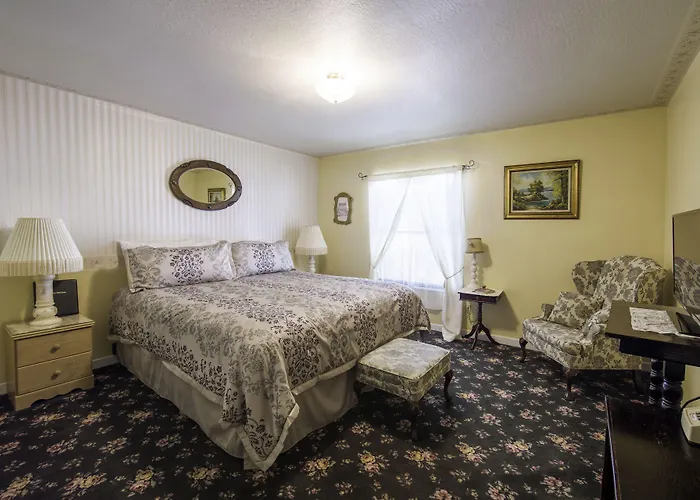 Historic Cary House Hotel