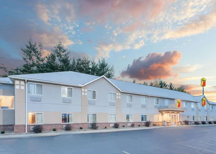 Super 8 By Wyndham Seville